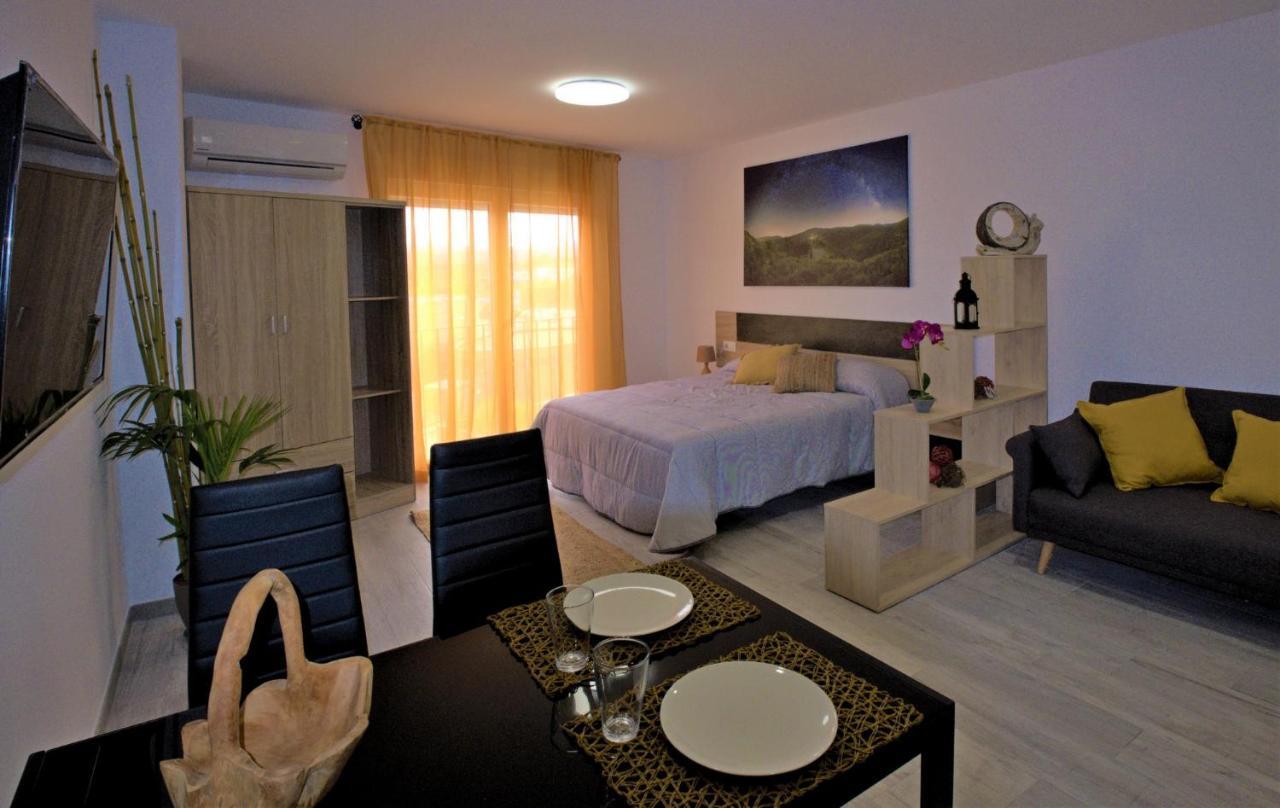 Gegant De Pedra Apartaments Adzaneta Екстериор снимка