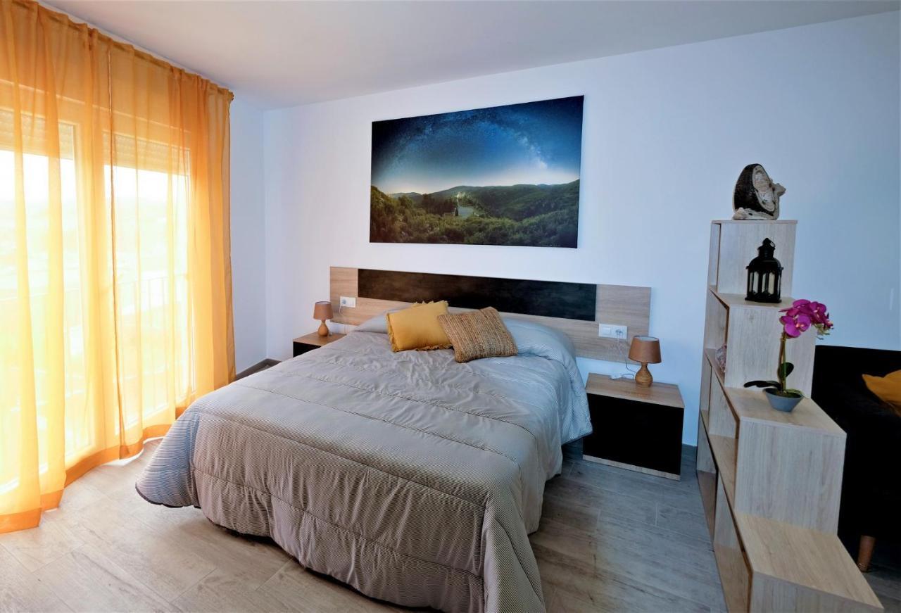 Gegant De Pedra Apartaments Adzaneta Екстериор снимка