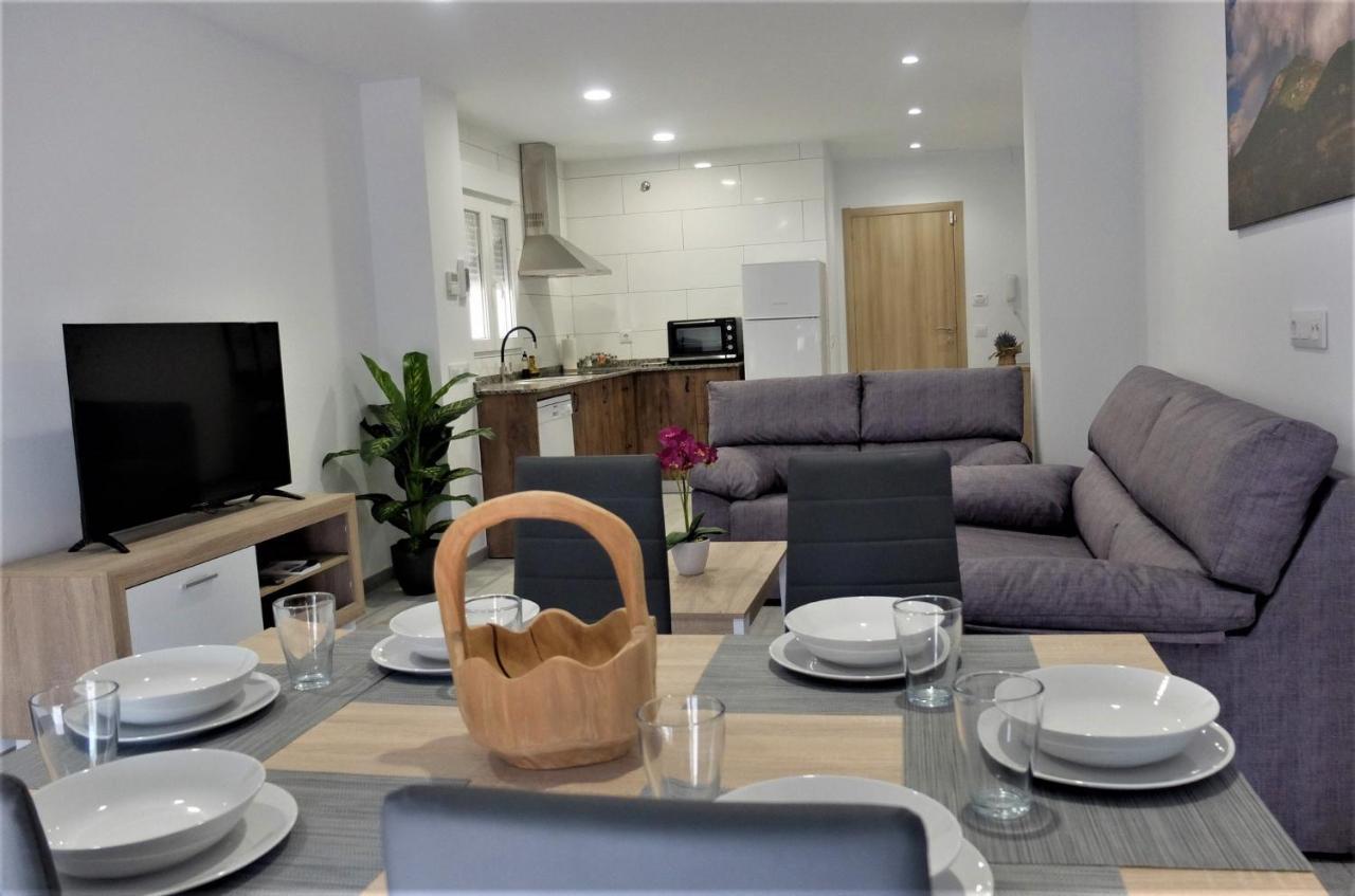 Gegant De Pedra Apartaments Adzaneta Екстериор снимка