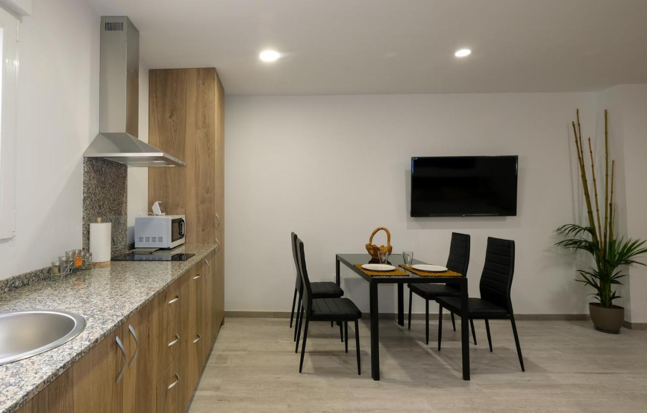 Gegant De Pedra Apartaments Adzaneta Екстериор снимка