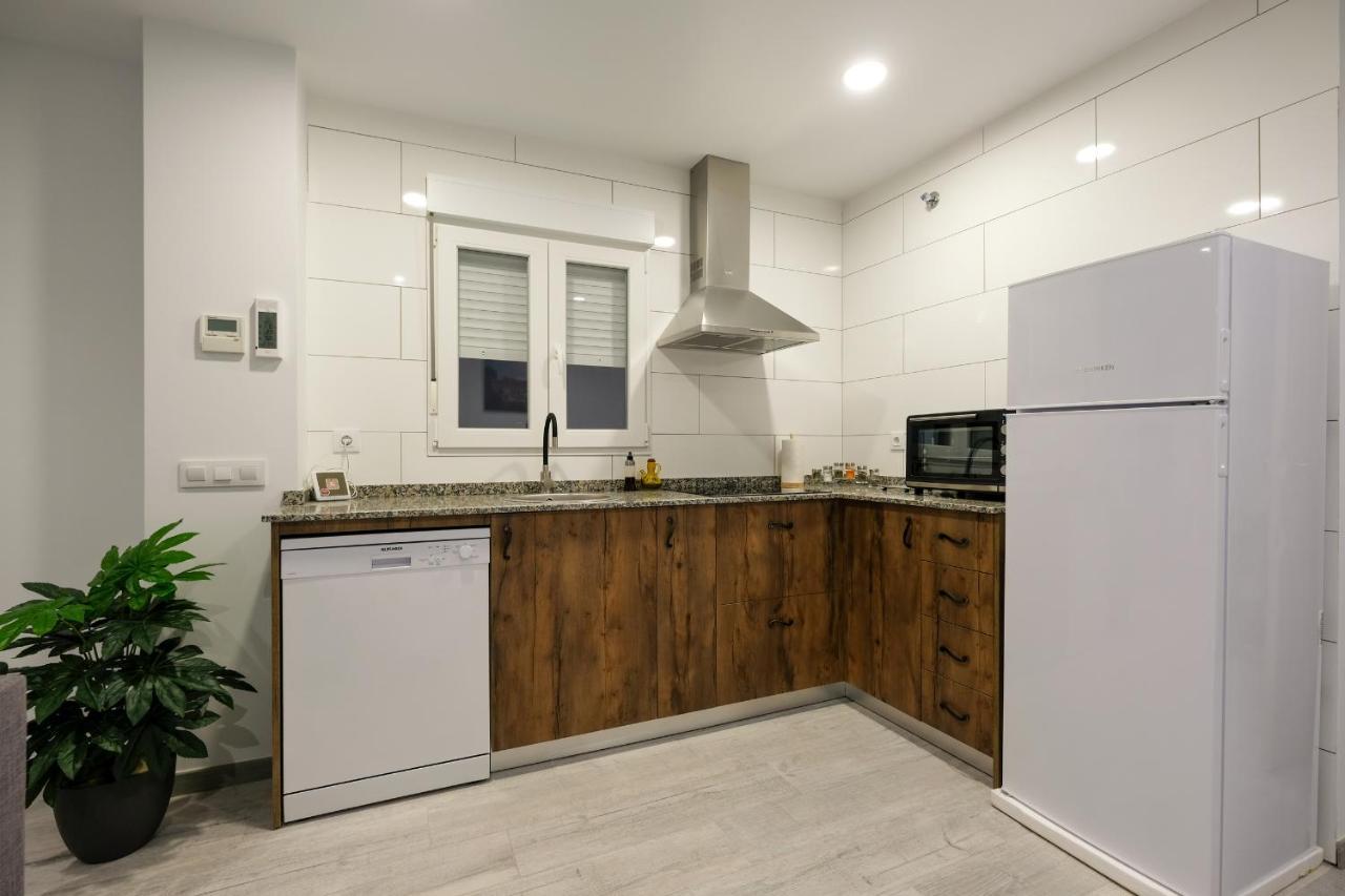 Gegant De Pedra Apartaments Adzaneta Екстериор снимка