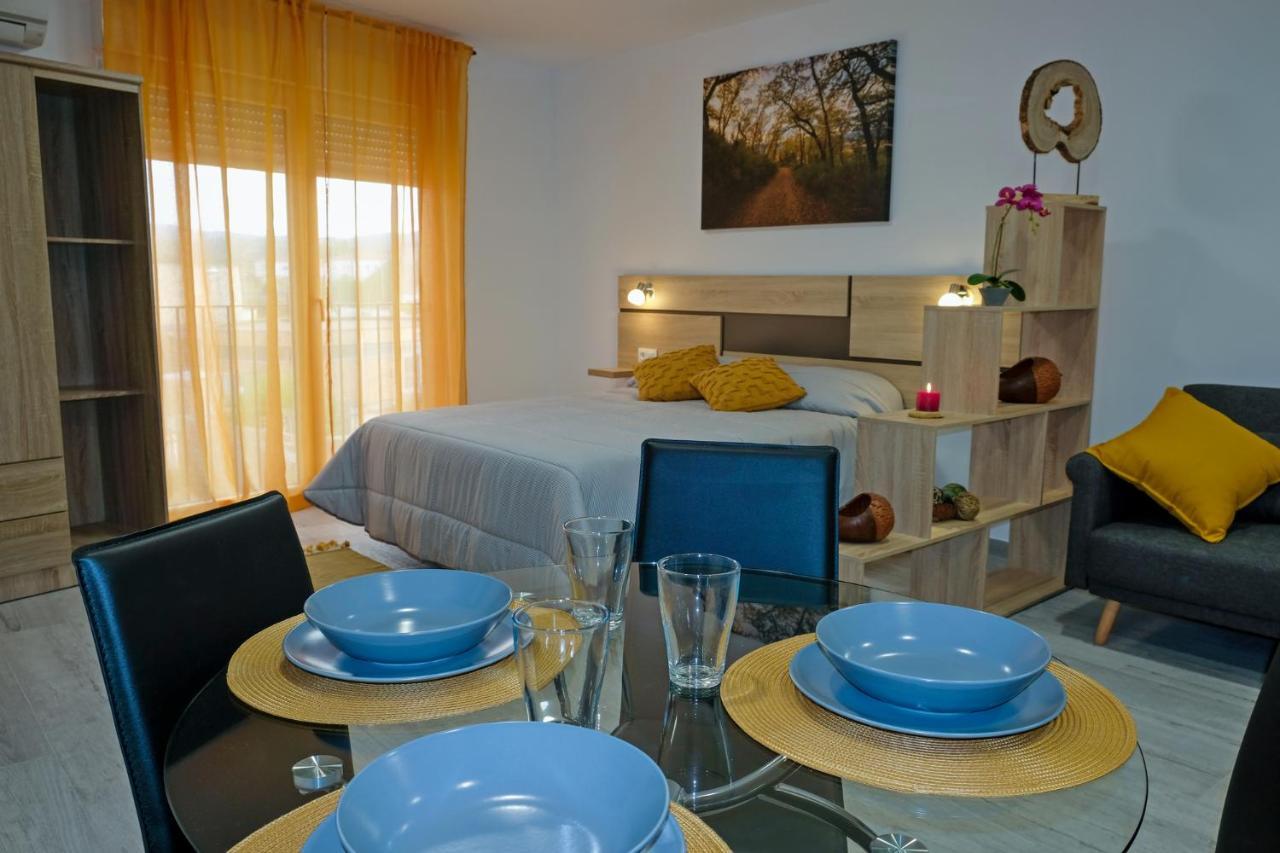 Gegant De Pedra Apartaments Adzaneta Екстериор снимка
