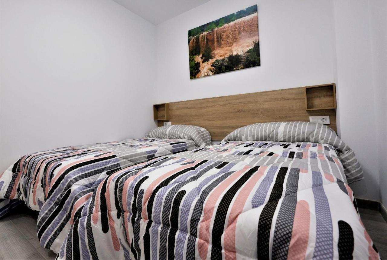 Gegant De Pedra Apartaments Adzaneta Екстериор снимка