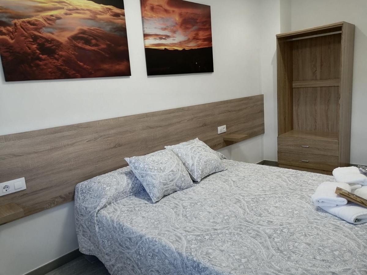 Gegant De Pedra Apartaments Adzaneta Екстериор снимка