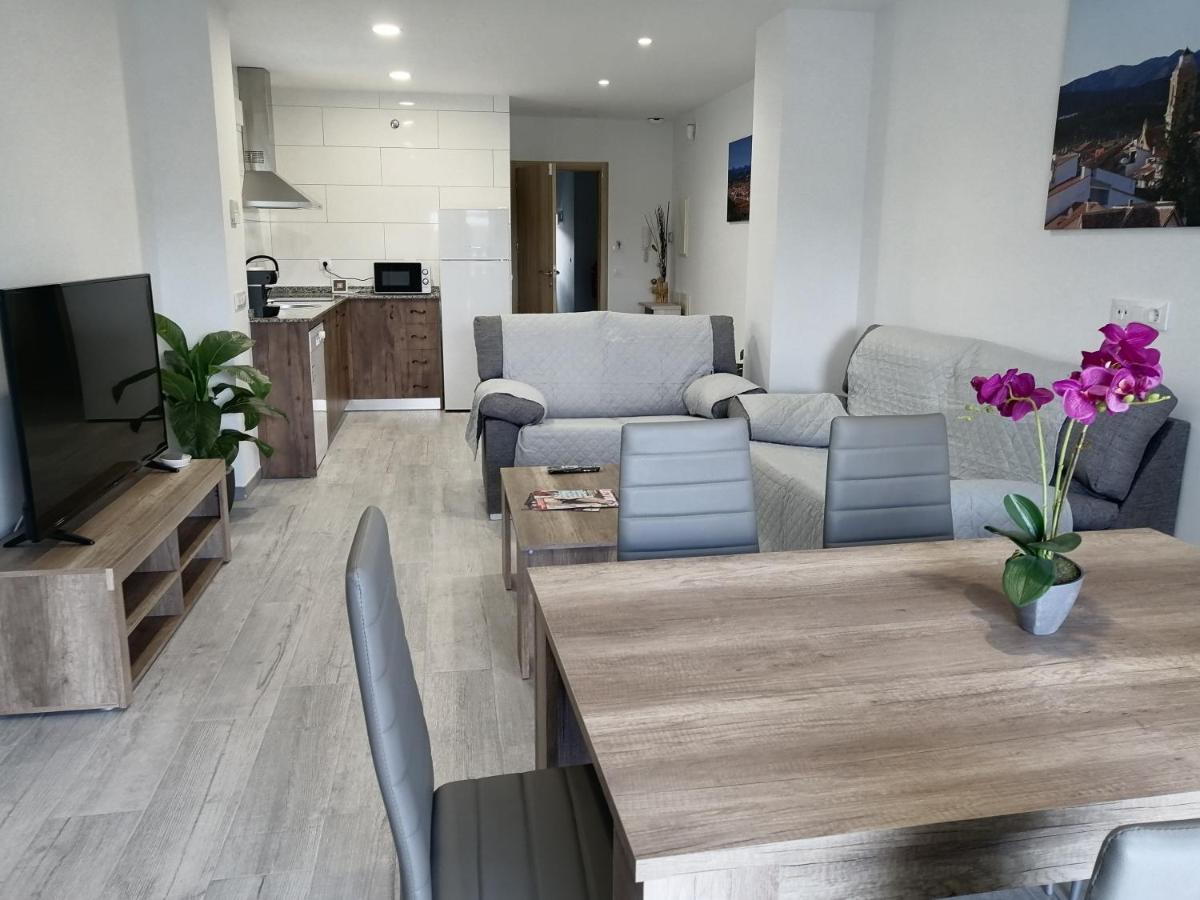 Gegant De Pedra Apartaments Adzaneta Екстериор снимка