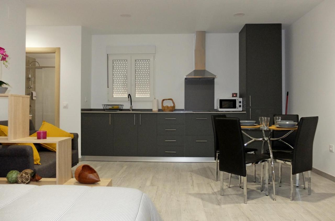 Gegant De Pedra Apartaments Adzaneta Екстериор снимка