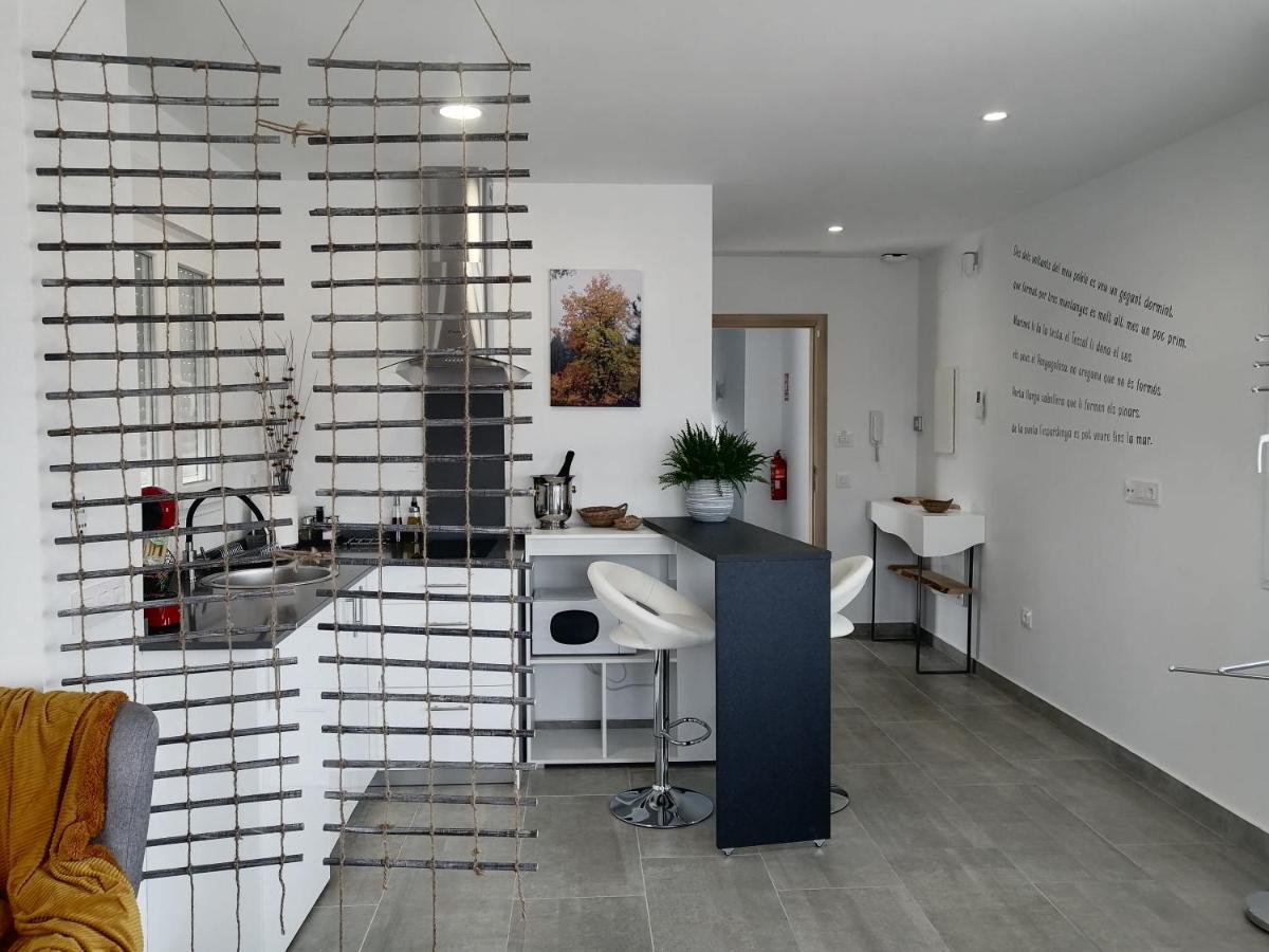 Gegant De Pedra Apartaments Adzaneta Екстериор снимка