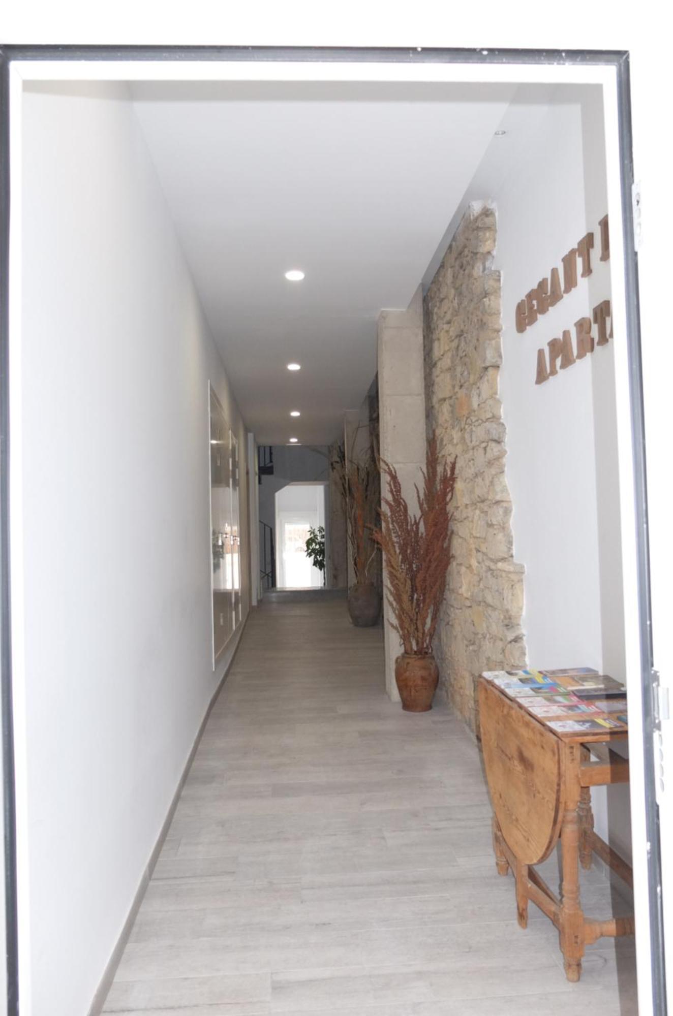 Gegant De Pedra Apartaments Adzaneta Екстериор снимка