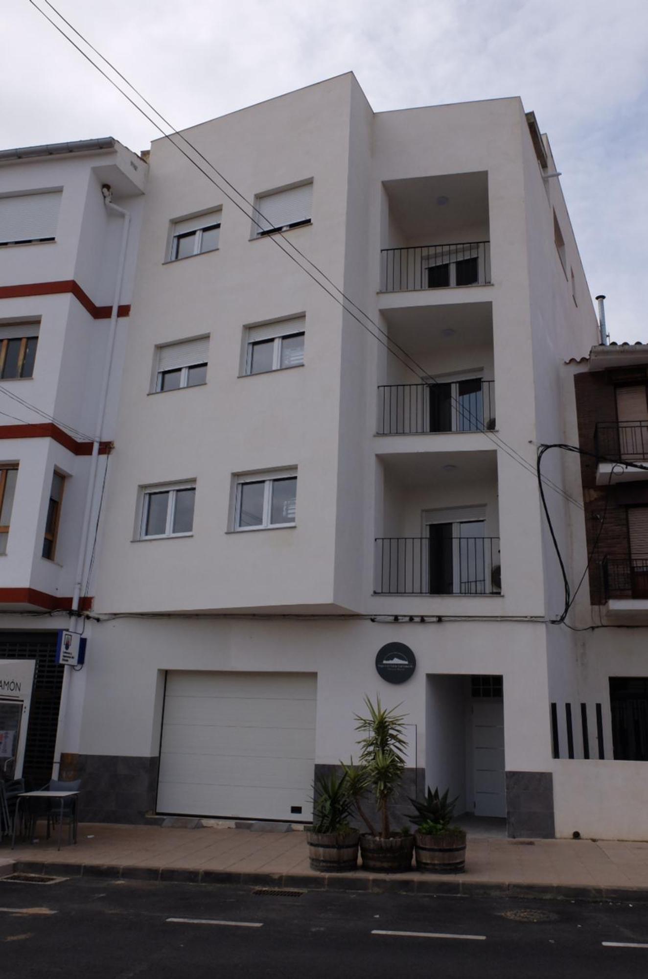 Gegant De Pedra Apartaments Adzaneta Екстериор снимка