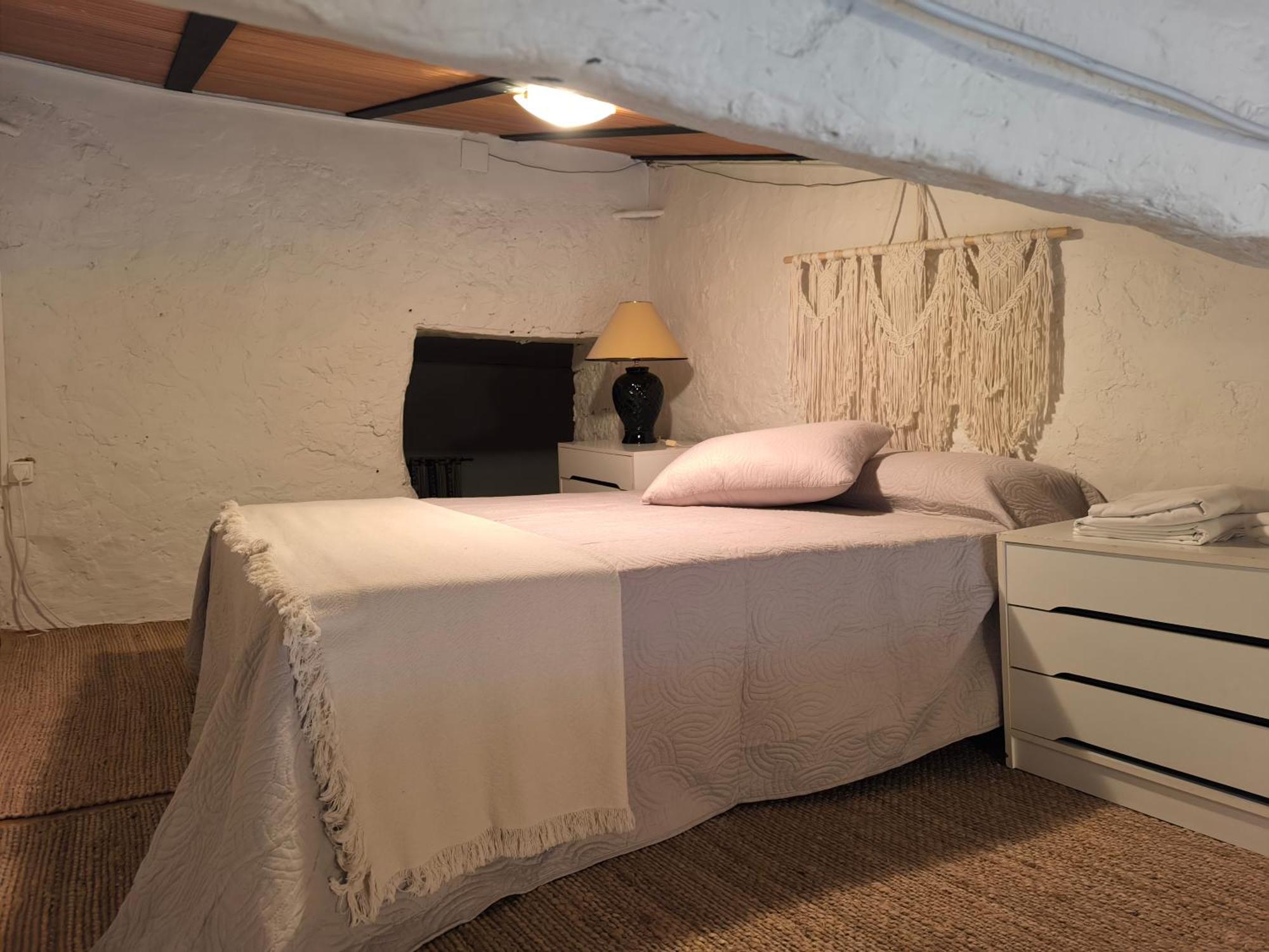 Gegant De Pedra Apartaments Adzaneta Екстериор снимка