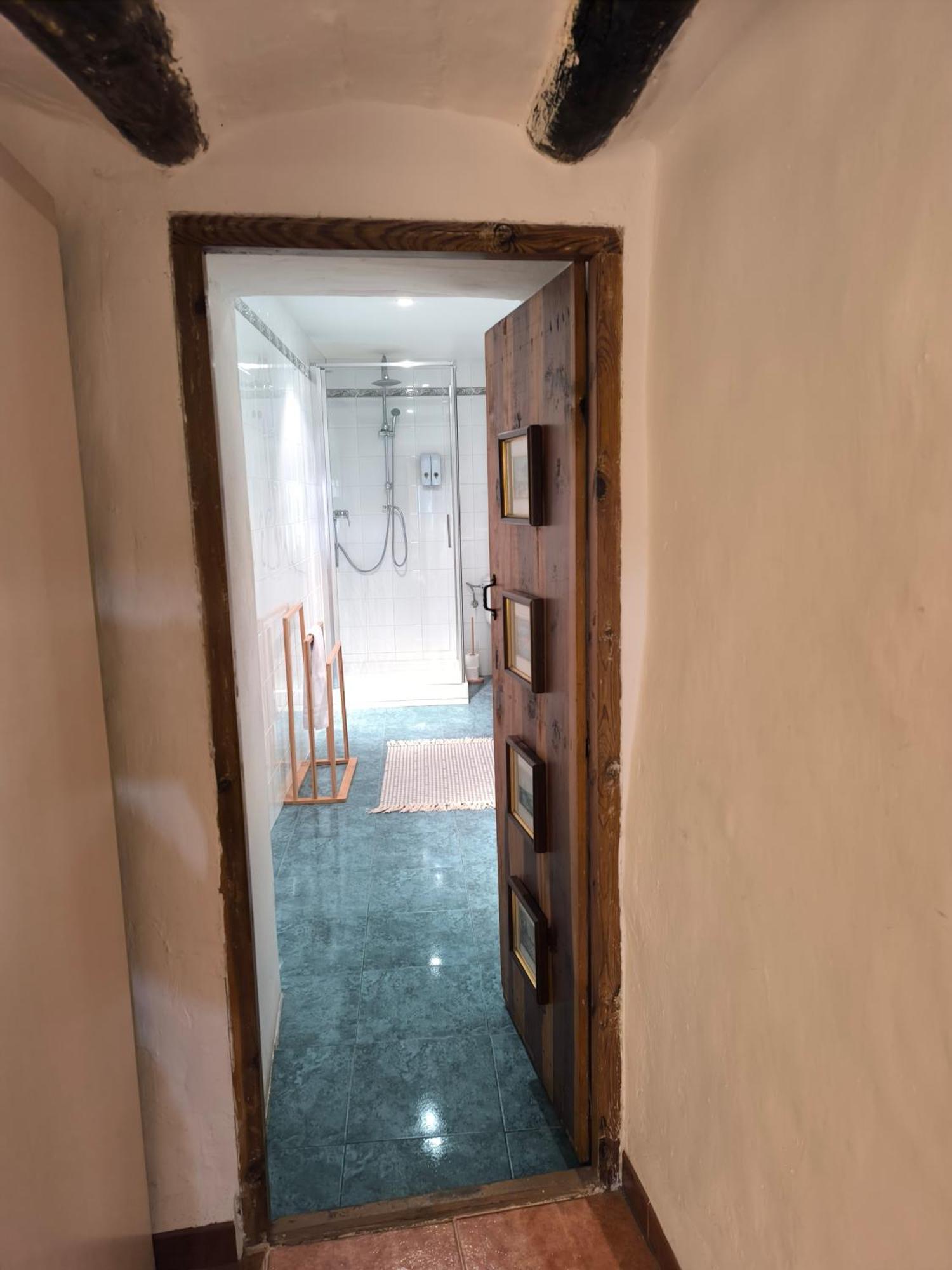Gegant De Pedra Apartaments Adzaneta Екстериор снимка